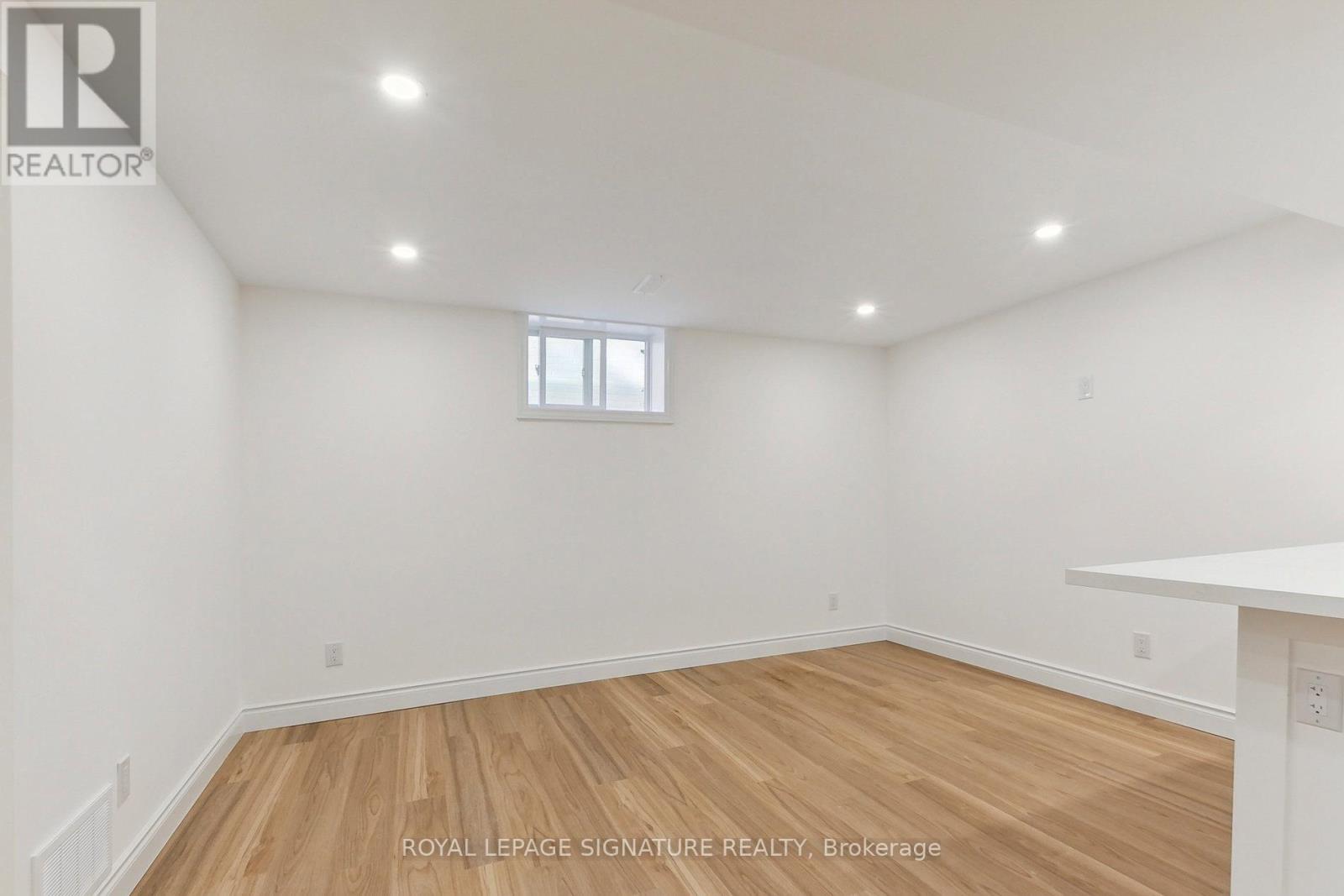 Lower - 53 Gracey Boulevard, Toronto, Ontario  M9R 2A2 - Photo 6 - W12594306