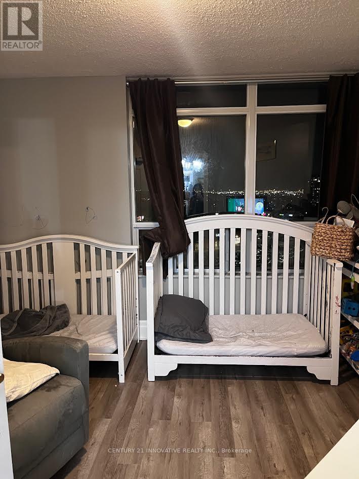 1408 - 35 Kingsbridge Garden Circle, Mississauga, Ontario  L5R 3Z5 - Photo 6 - W12594312