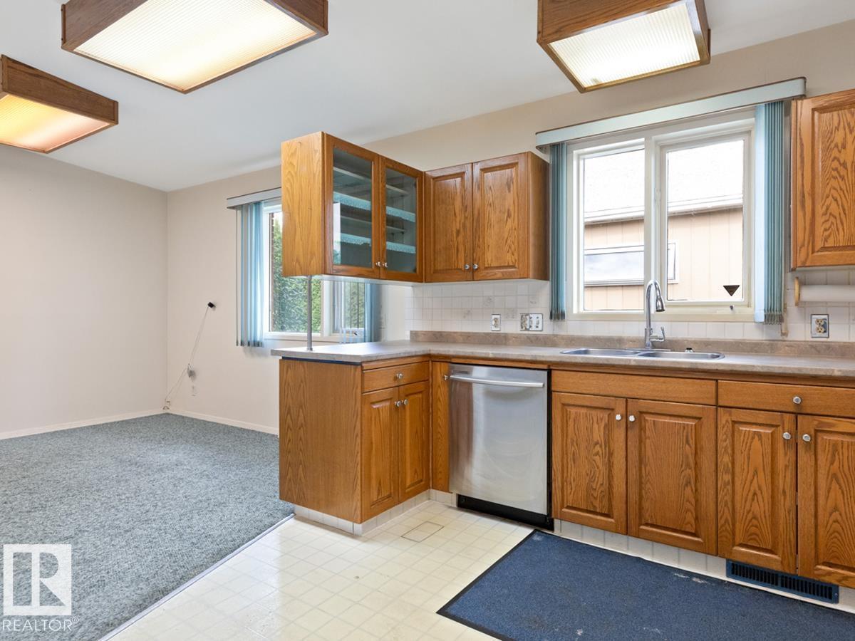 7404 Rowland Rd Nw, Edmonton, Alberta  T6A 3W1 - Photo 18 - E4467226