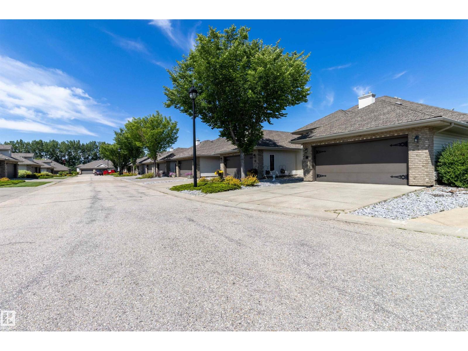 #7 10848 8 Av Sw, Edmonton, Alberta T6W 1G5 - Photo 2 - E4467228