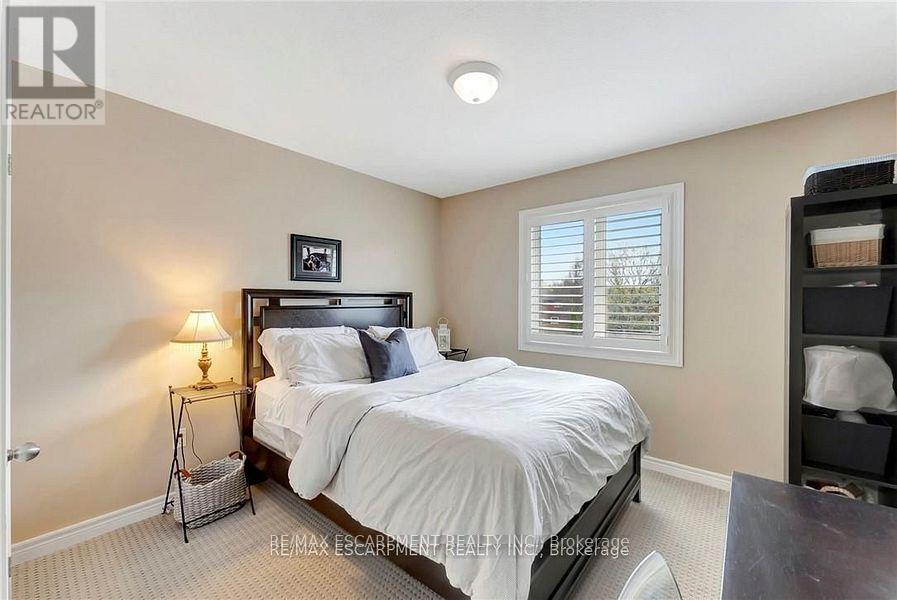 349 Valridge Drive, Hamilton, Ontario L9G 0B1 - Photo 20 - X12594114