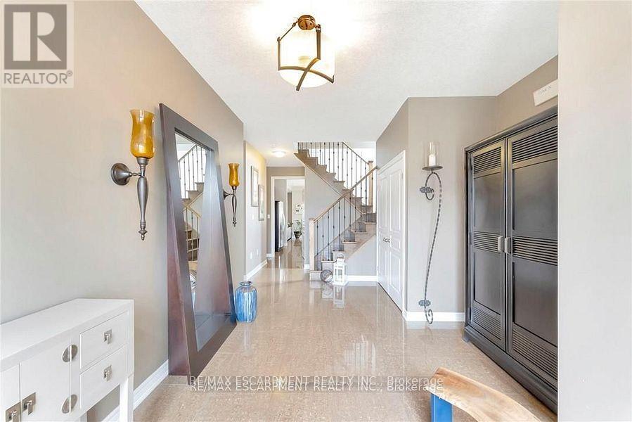 349 Valridge Drive, Hamilton, Ontario L9G 0B1 - Photo 5 - X12594114