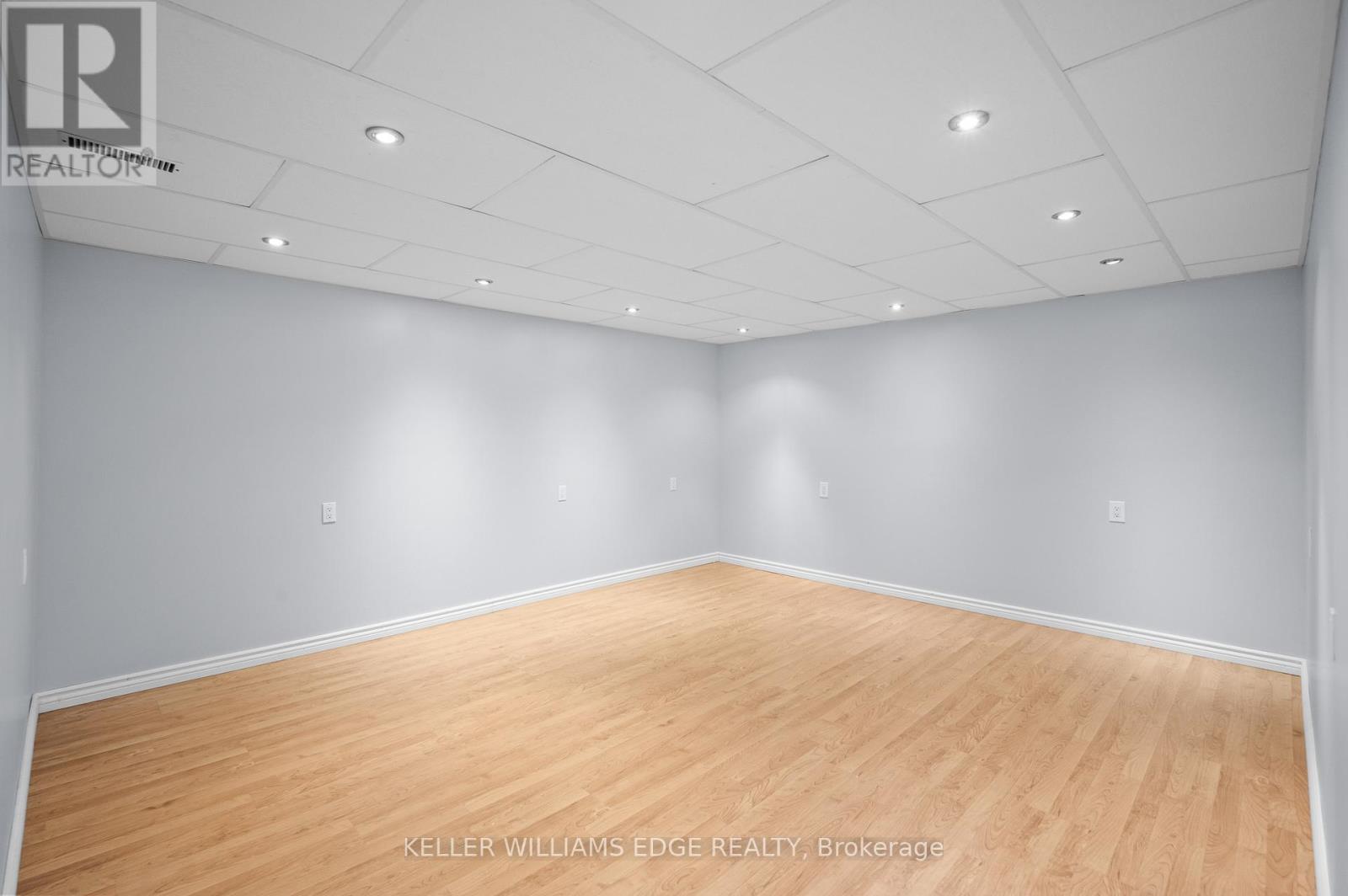 193 Glenariff Drive, Hamilton, Ontario L8N 1A5 - Photo 36 - X12594252