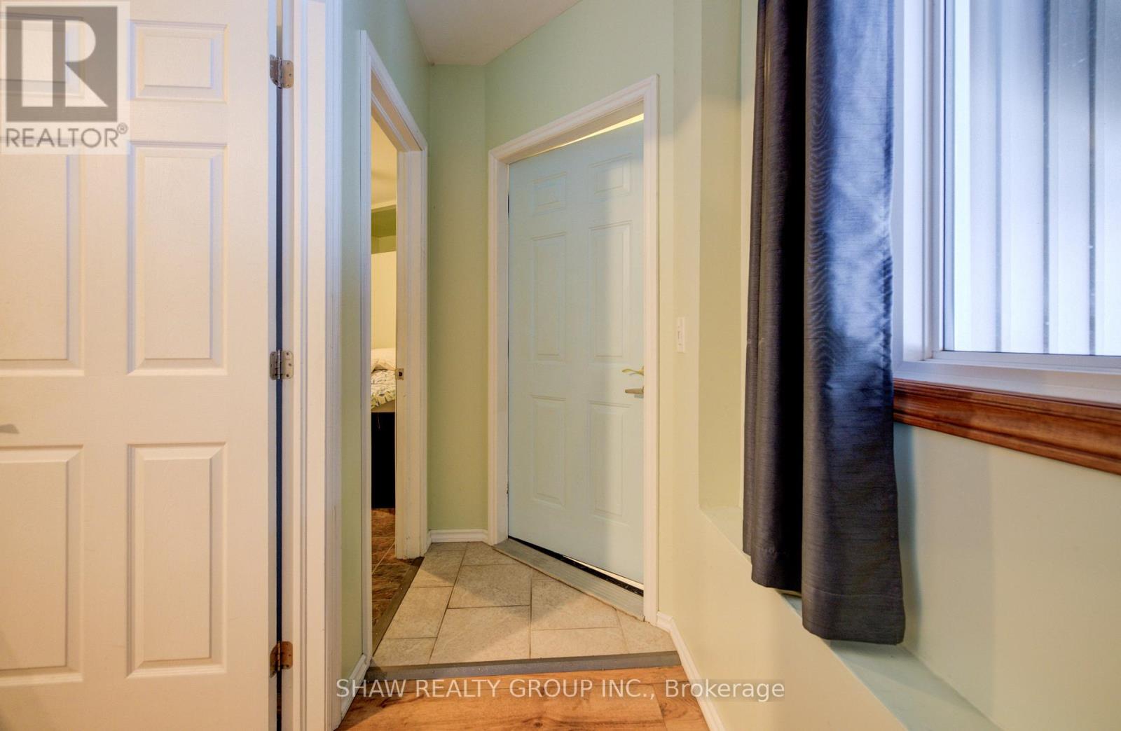 3 - 4 Perin Place, Kitchener, Ontario  N2P 1L5 - Photo 2 - X12594316