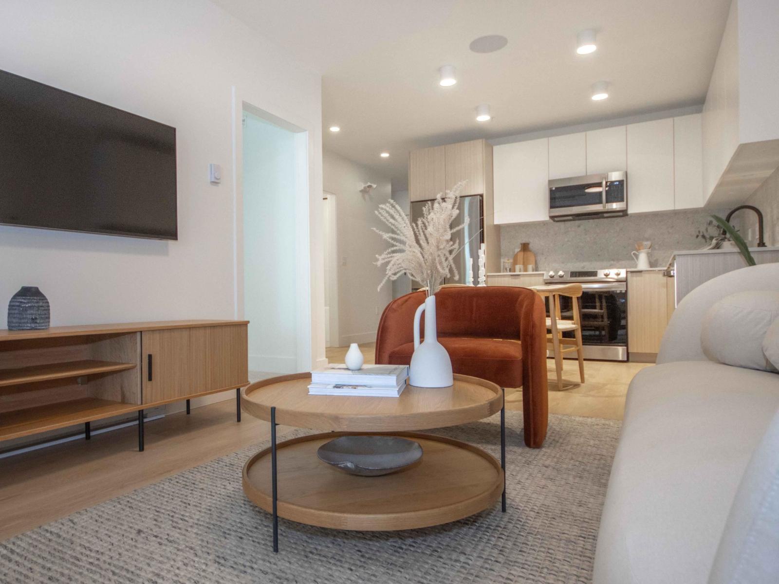 201 13455 94a Avenue, Surrey, British Columbia  V0V 0V0 - Photo 3 - R3071470