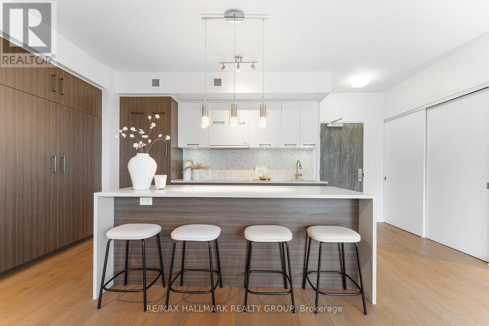 1007 - 428 Sparks Street, Ottawa, Ontario  K1R 0B3 - Photo 17 - X12594408