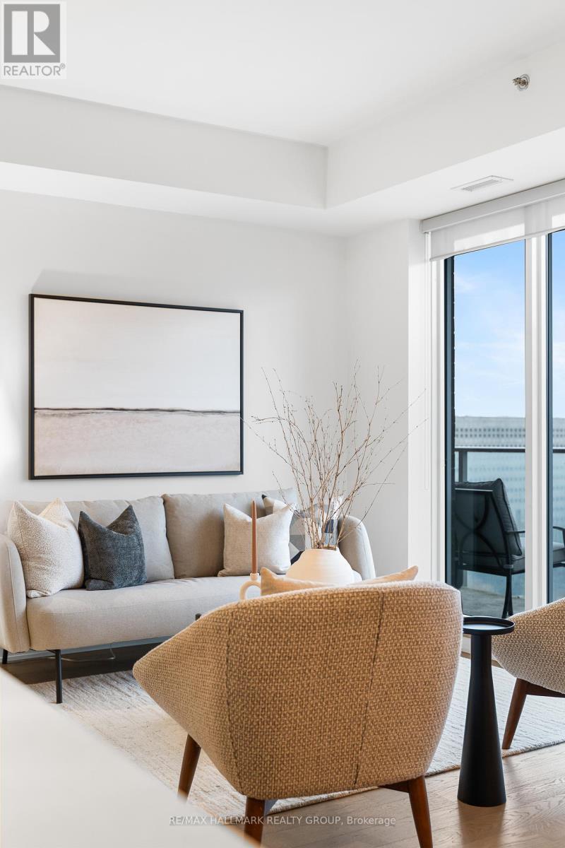 1007 - 428 Sparks Street, Ottawa, Ontario  K1R 0B3 - Photo 5 - X12594408