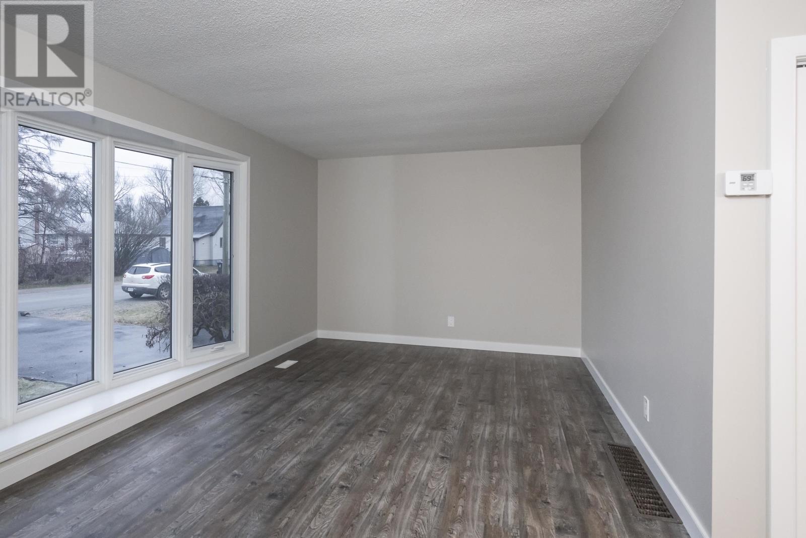 77 Gertrude Ave, Thunder Bay, Ontario  P7A 6V6 - Photo 9 - TB253592