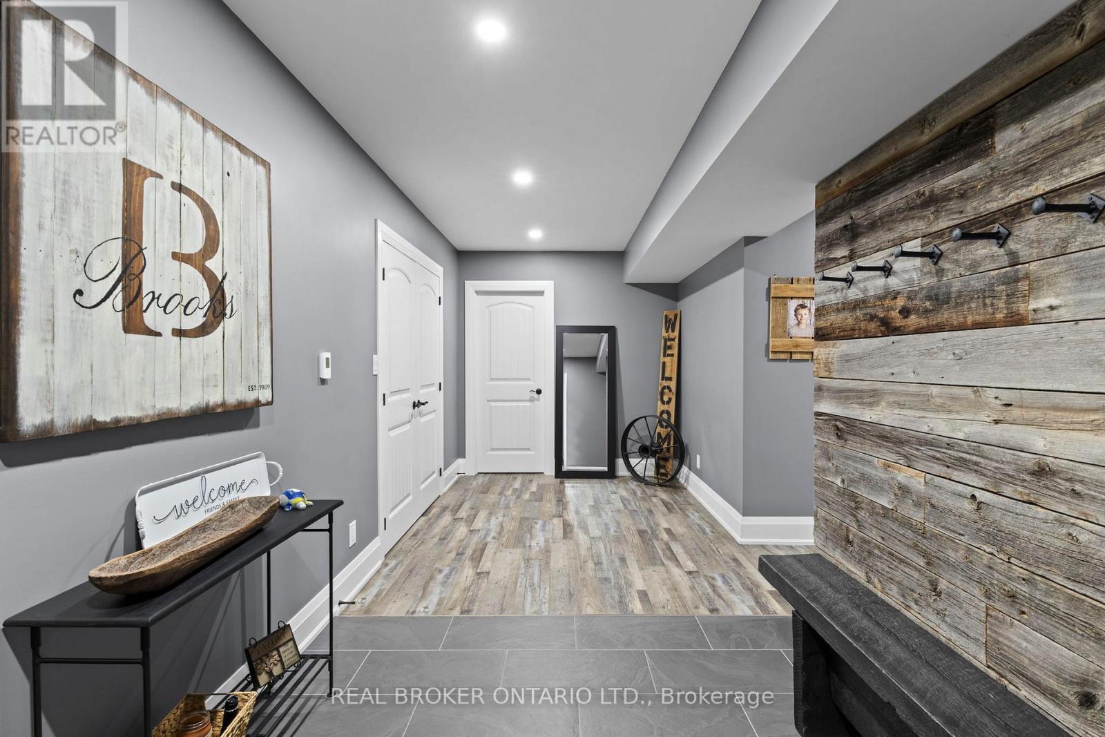 49 Sydenham Trail W, Clearview, Ontario L0M 1H0 - Photo 43 - S12409351