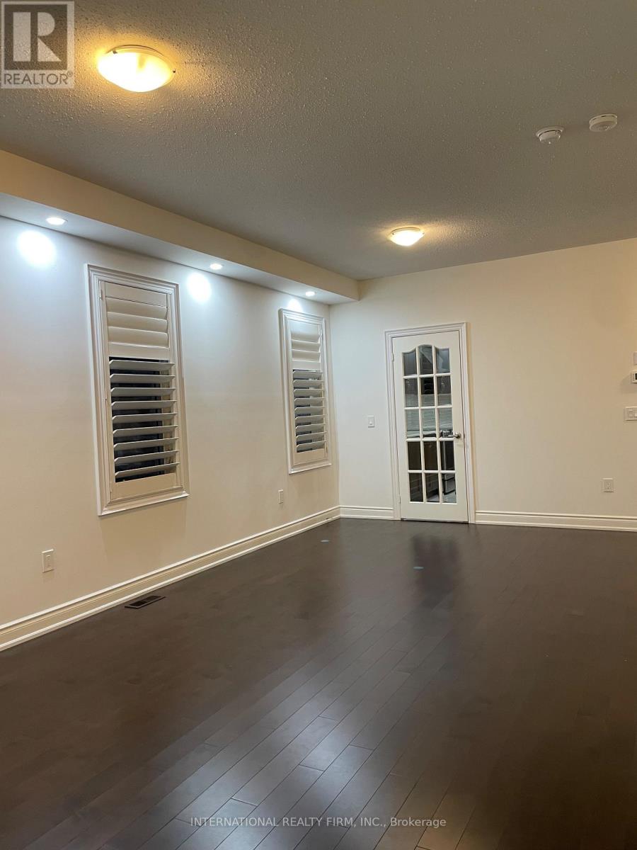 221 Etheridge Avenue N, Milton, Ontario  L9E 1H6 - Photo 6 - W12588832