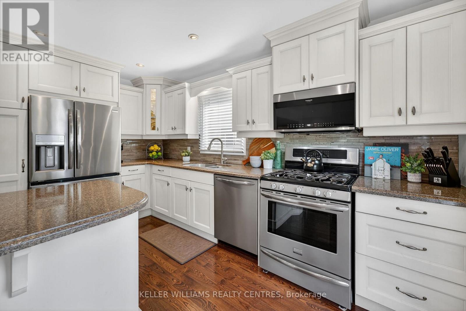 42 Buchanan Crescent, Aurora, Ontario  L4G 5K4 - Photo 17 - N12556688