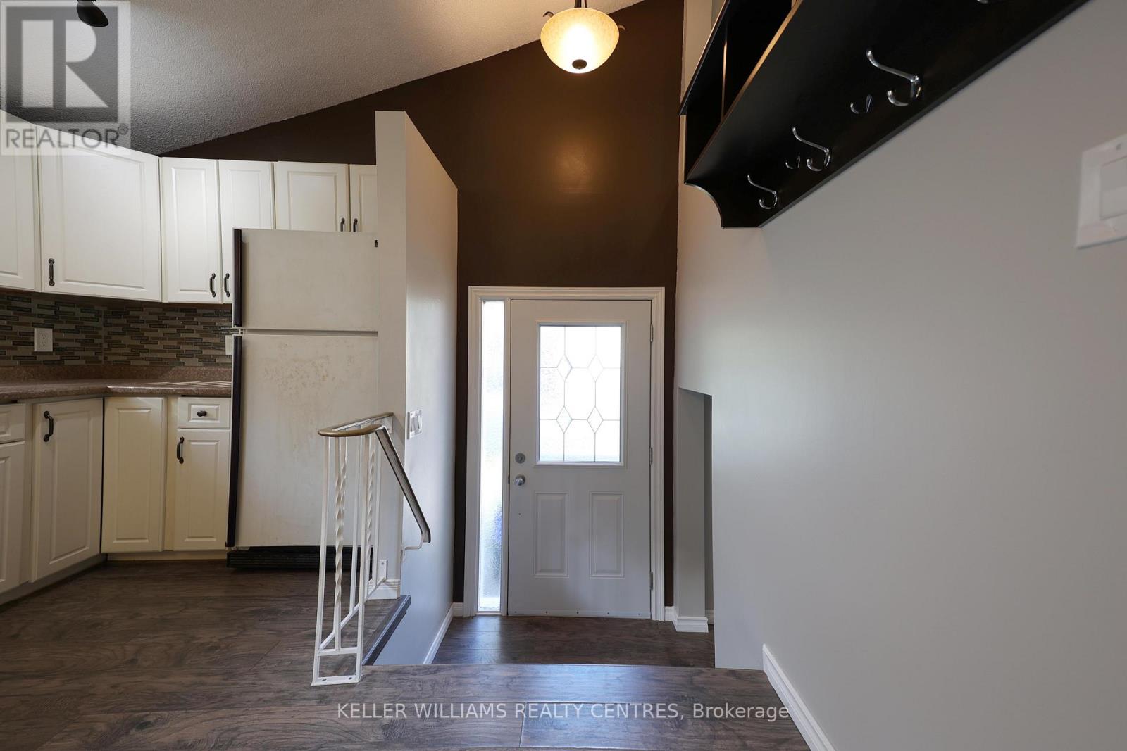 A - 26 Melinda Crescent, Barrie, Ontario L4N 5G6 - Photo 2 - S12320426