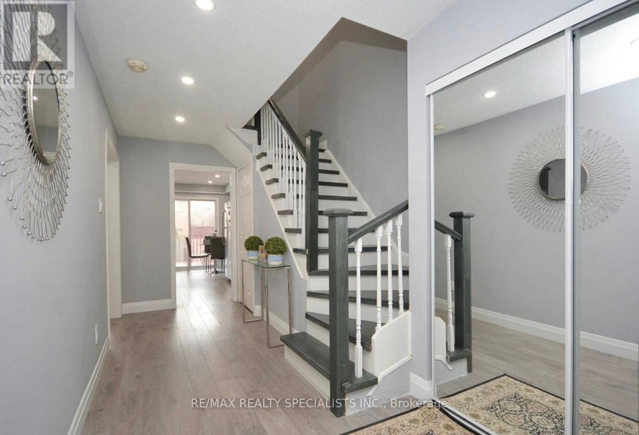 2207 Ridge Landing, Oakville, Ontario  L6M 3L7 - Photo 18 - W12562112