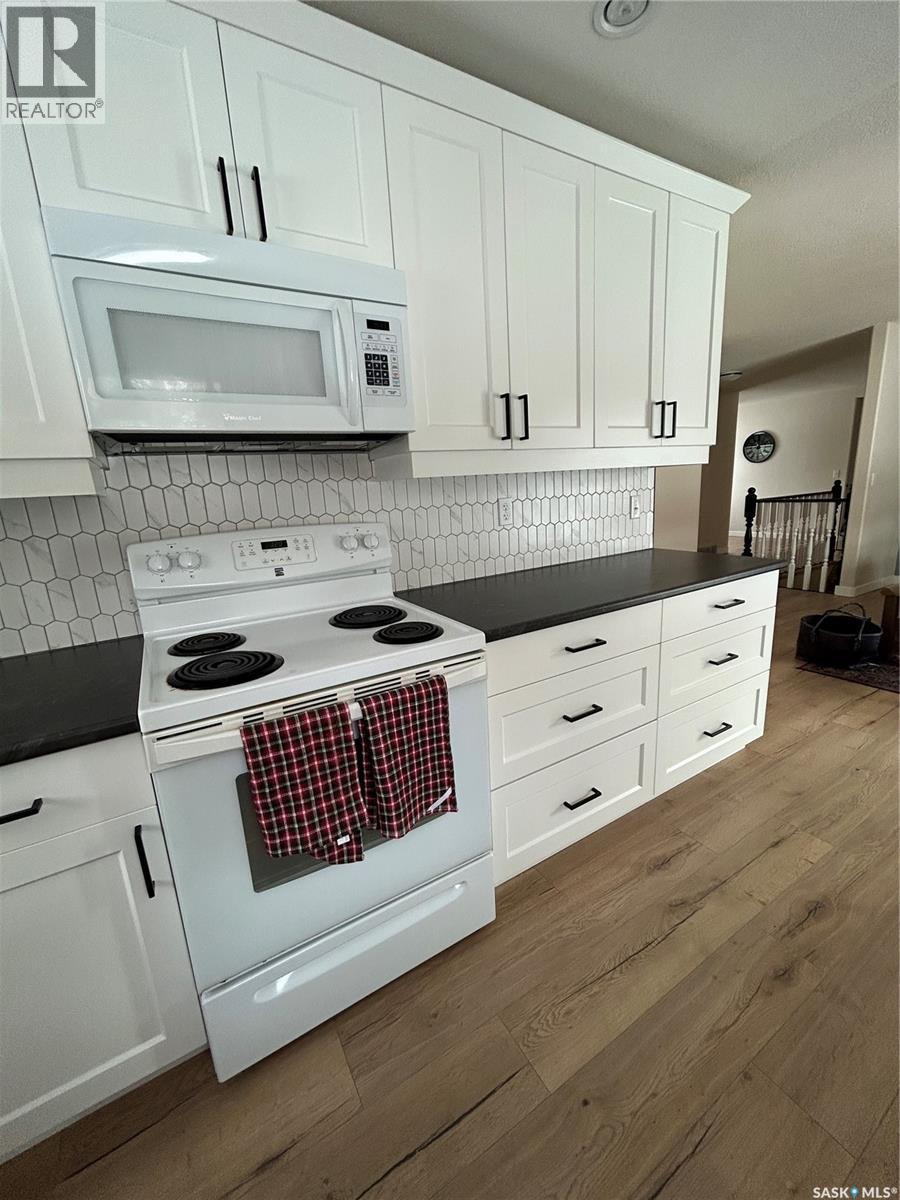 315 Hillside Drive, Kelvington, Saskatchewan  S0A 1W0 - Photo 11 - SK025034