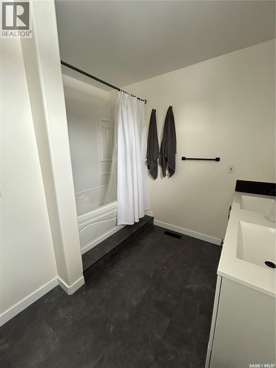 315 Hillside Drive, Kelvington, Saskatchewan  S0A 1W0 - Photo 29 - SK025034