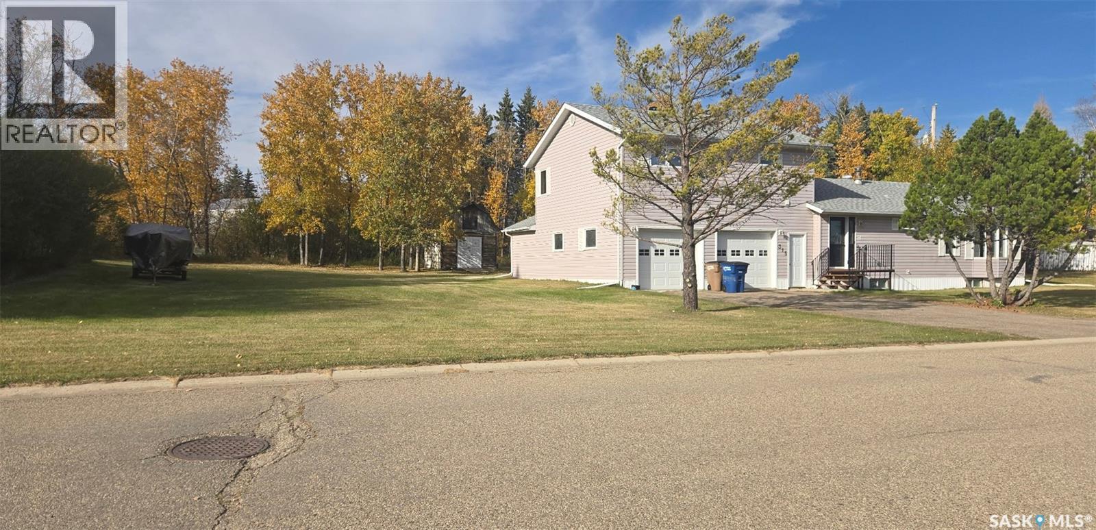 315 Hillside Drive, Kelvington, Saskatchewan  S0A 1W0 - Photo 3 - SK025034