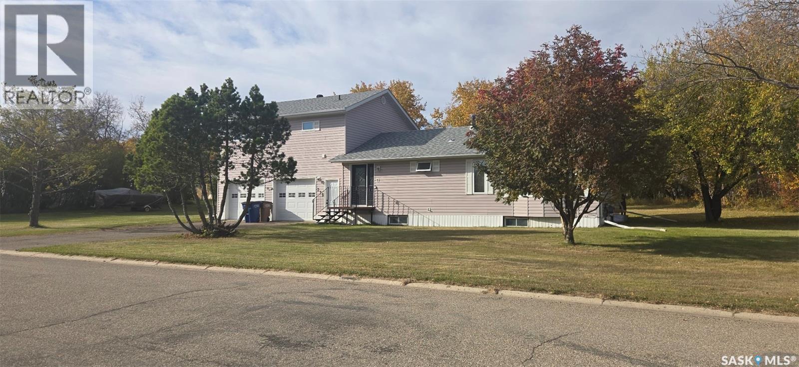 315 Hillside Drive, Kelvington, Saskatchewan  S0A 1W0 - Photo 2 - SK025034