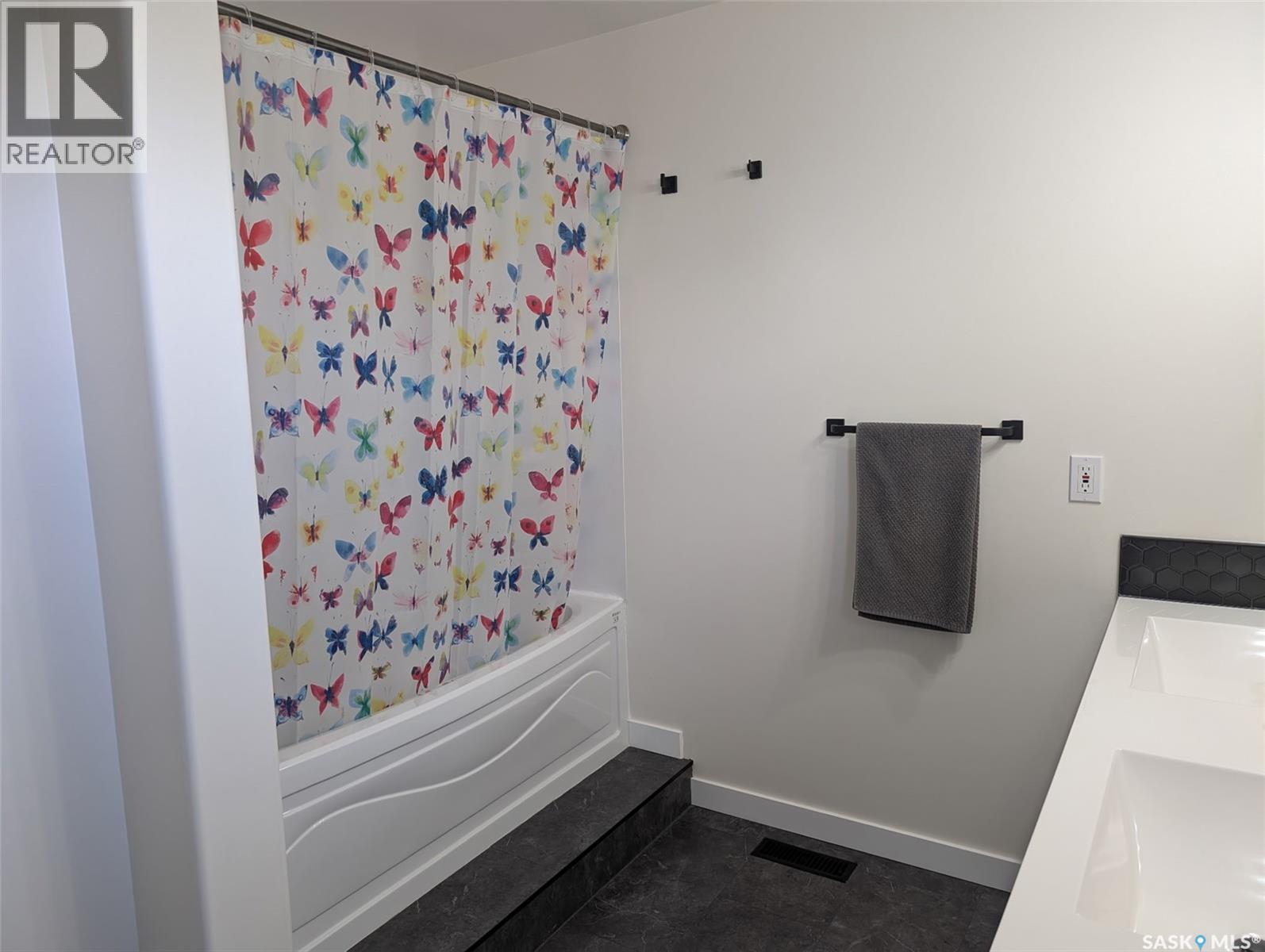 315 Hillside Drive, Kelvington, Saskatchewan  S0A 1W0 - Photo 27 - SK025034