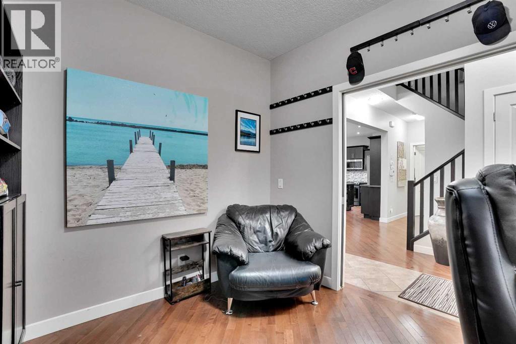 142 Luxstone View Sw, Airdrie, Alberta  T4B 0J9 - Photo 4 - A2267589