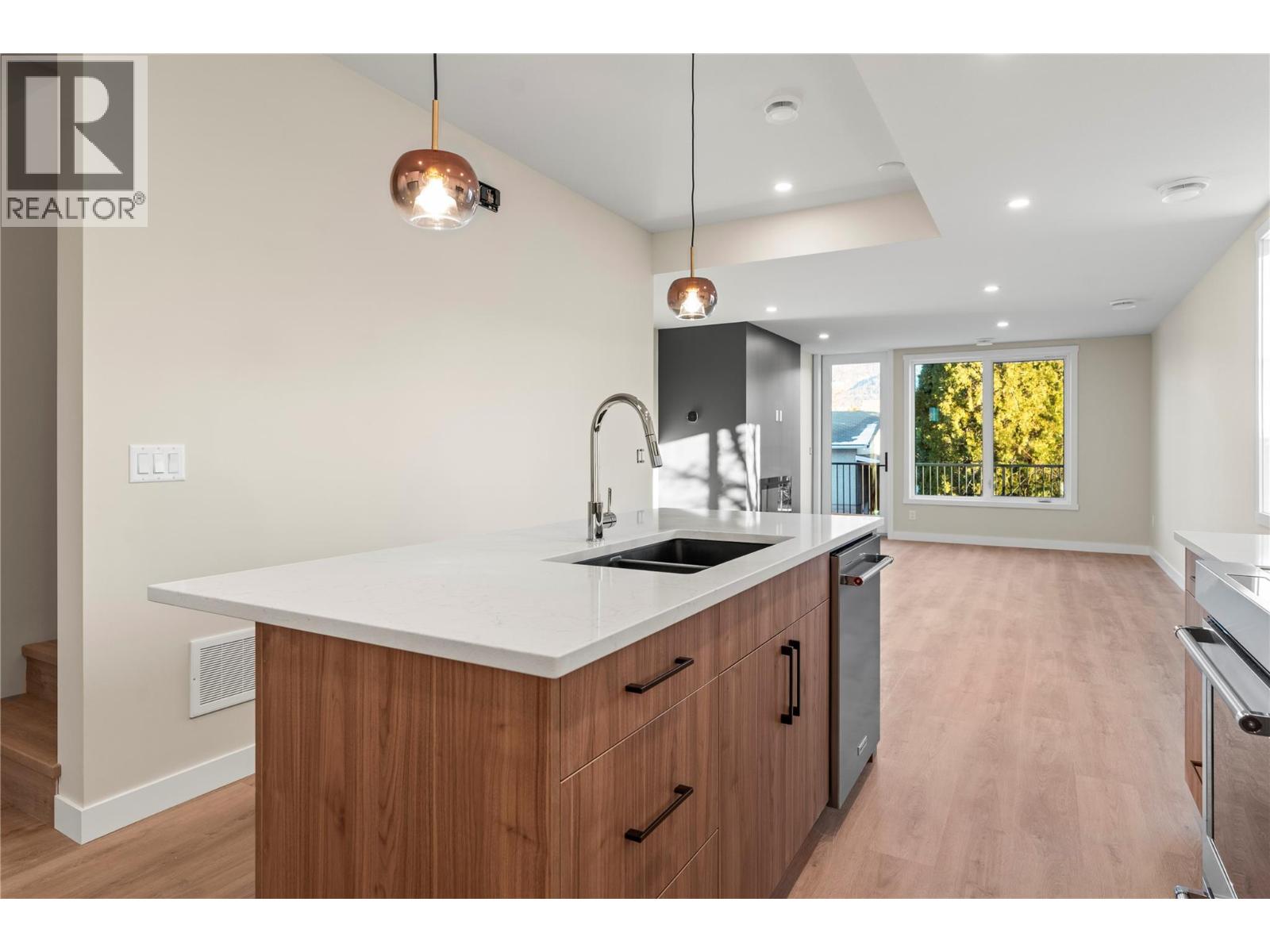 3907 26 Street Unit# 3, Vernon, British Columbia  V1T 4V5 - Photo 3 - 10353224