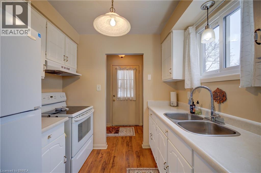 9 Max Webster Road, Brantford, Ontario N3P 1G5 - Photo 11 - 40790919