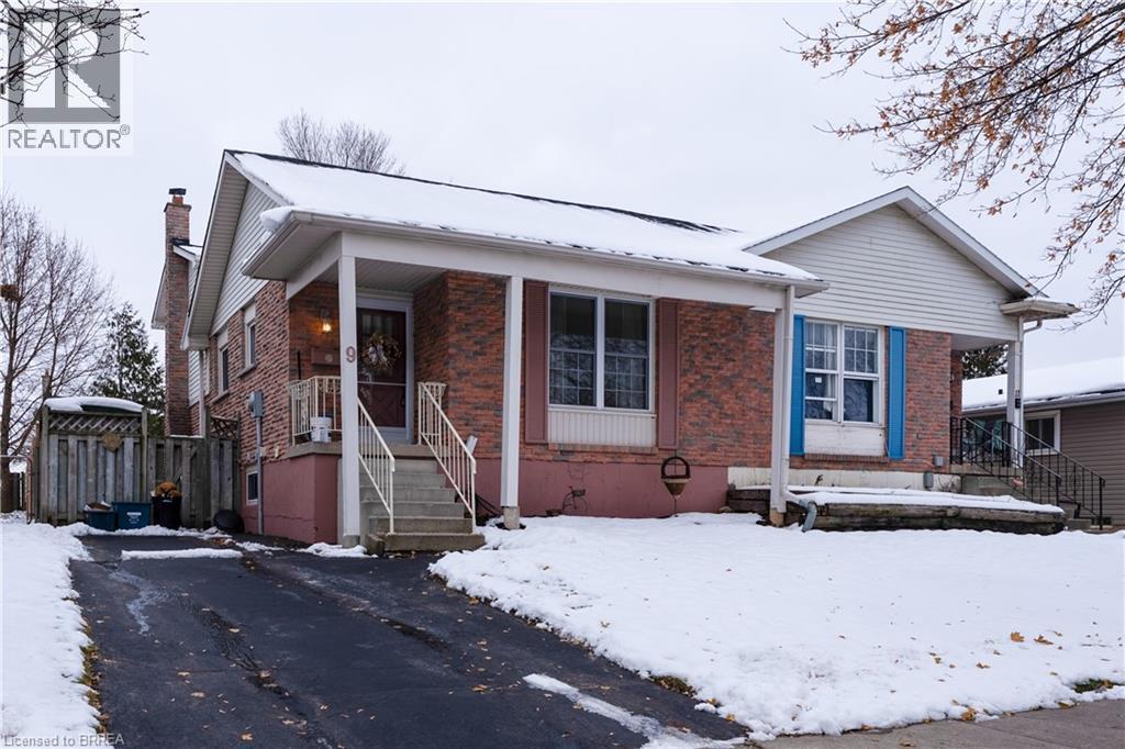 9 Max Webster Road, Brantford, Ontario N3P 1G5 - Photo 2 - 40790919