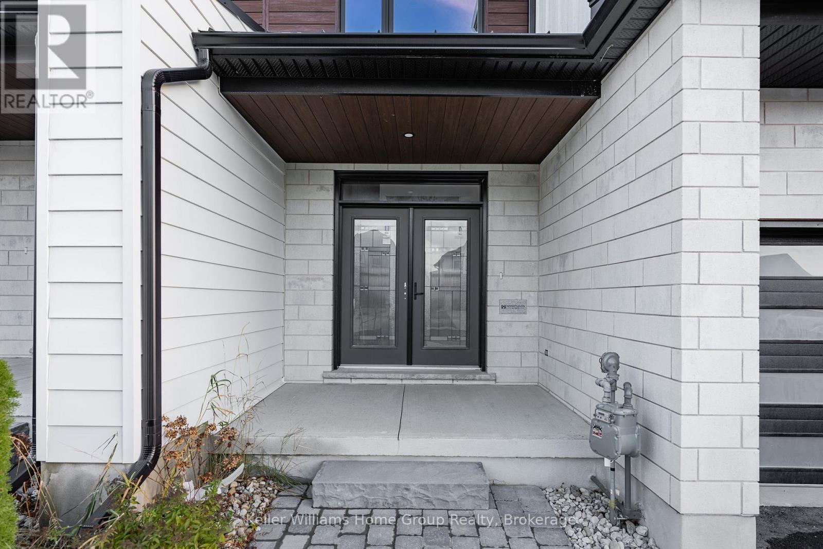 35 Halls Drive, Centre Wellington, Ontario  N0B 1S0 - Photo 3 - X12084280