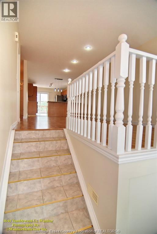 1644 Tumbleweed Court, Windsor, Ontario N9G 3B9 - Photo 2 - 25030989