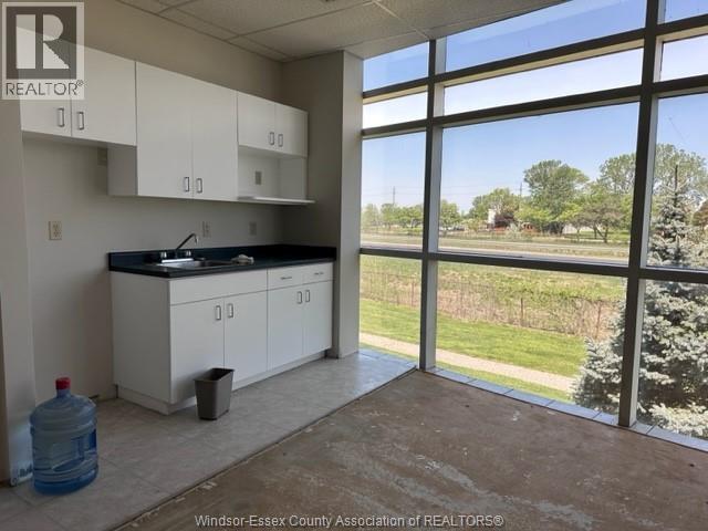 4520 Rhodes Drive, Windsor, Ontario  N8W 5C2 - Photo 13 - 25030982