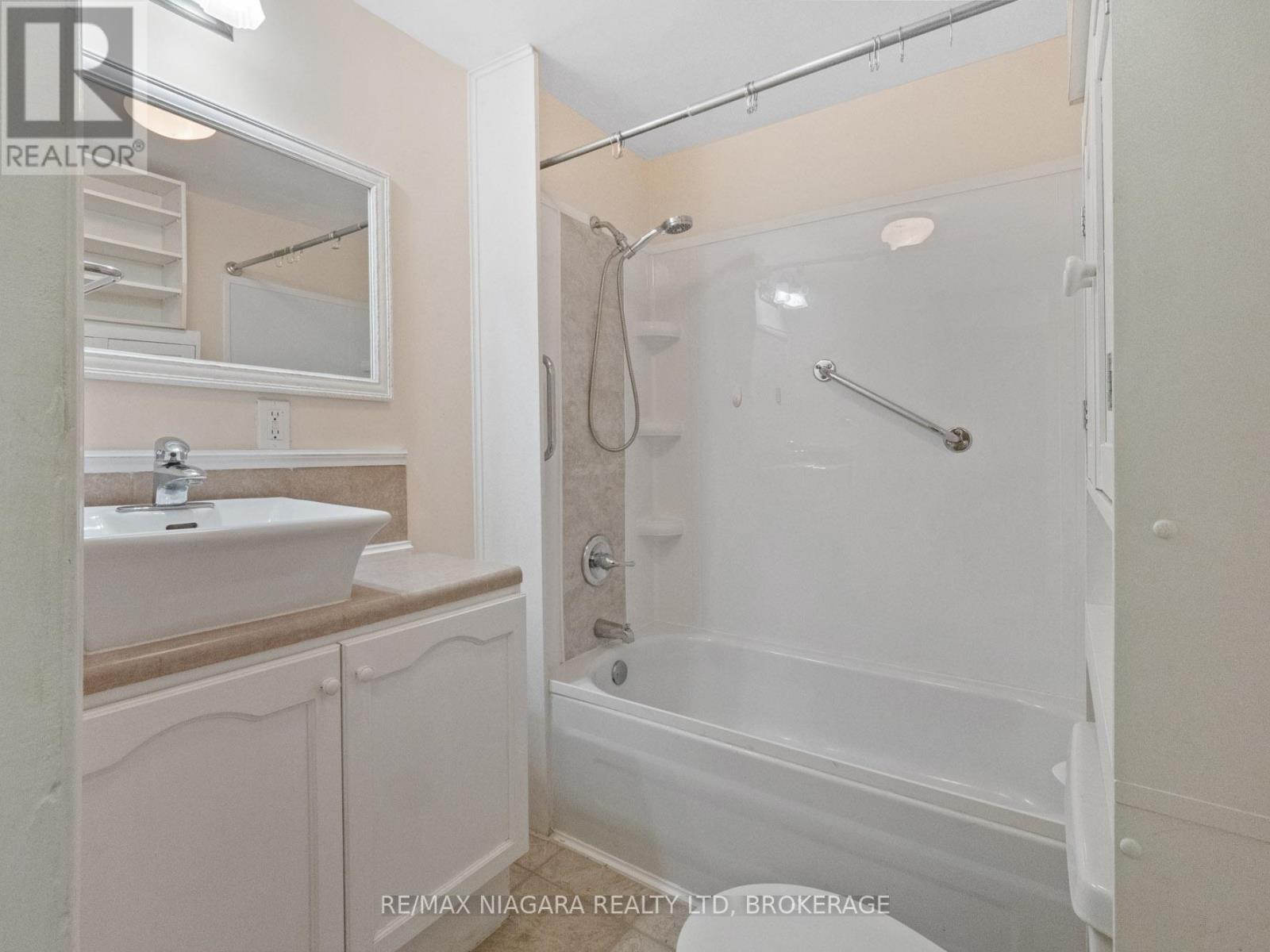 61 Queen Street, Fort Erie, Ontario  L2A 1T7 - Photo 17 - X12373939