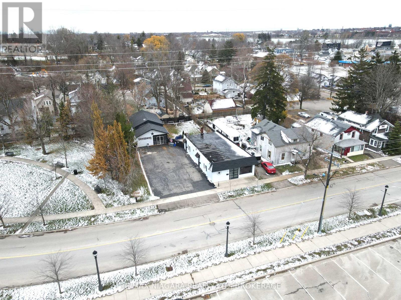 61 Queen Street, Fort Erie, Ontario  L2A 1T7 - Photo 34 - X12373939