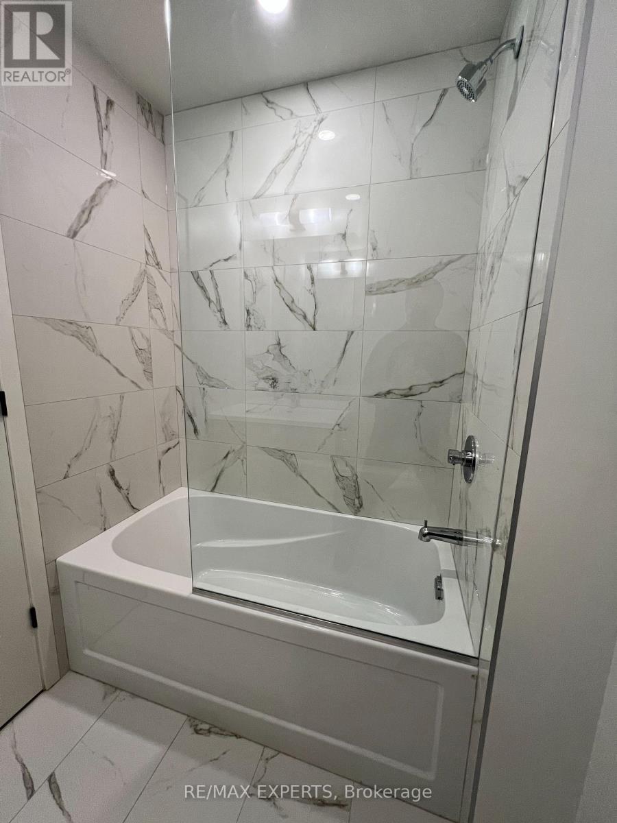 2803 - 8 Interchange Way, Vaughan (Vaughan Corporate Centre), Ontario  L4K 5Z7 - Photo 15 - N12586270