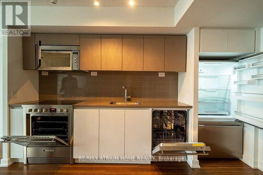 3310 - 85 Queens Wharf Road, Toronto, Ontario  M5V 0J9 - Photo 9 - C12594366