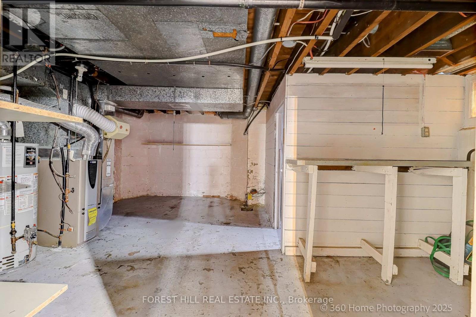 192 Roe Avenue, Toronto, Ontario M5M 2J2 - Photo 20 - C12594372