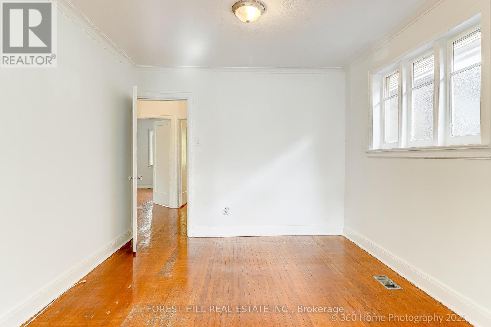 192 Roe Avenue, Toronto, Ontario M5M 2J2 - Photo 3 - C12594372