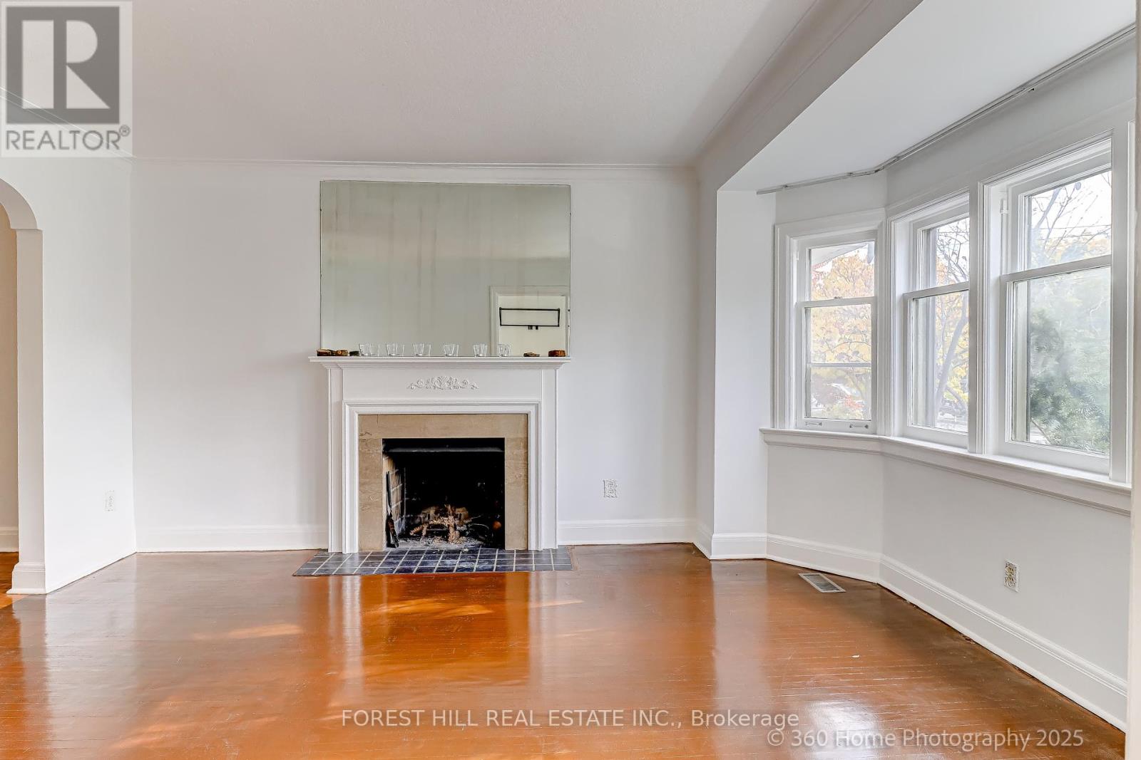 192 Roe Avenue, Toronto, Ontario M5M 2J2 - Photo 4 - C12594372