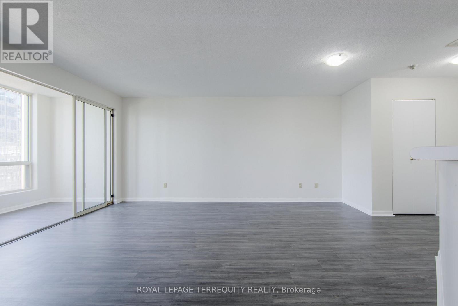 2101 - 25 Grenville Street, Toronto, Ontario  M4Y 2X5 - Photo 12 - C12594390