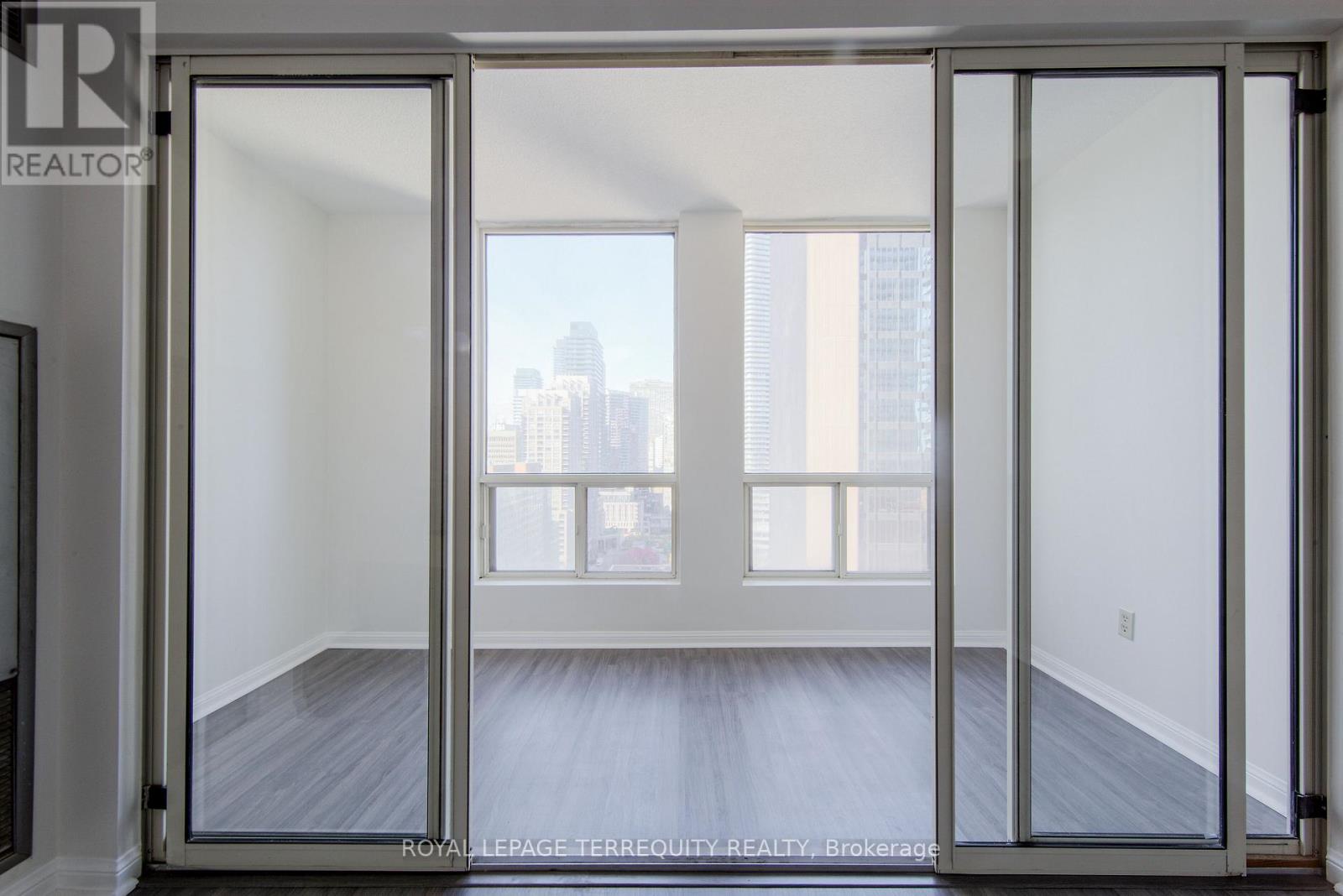 2101 - 25 Grenville Street, Toronto, Ontario  M4Y 2X5 - Photo 14 - C12594390