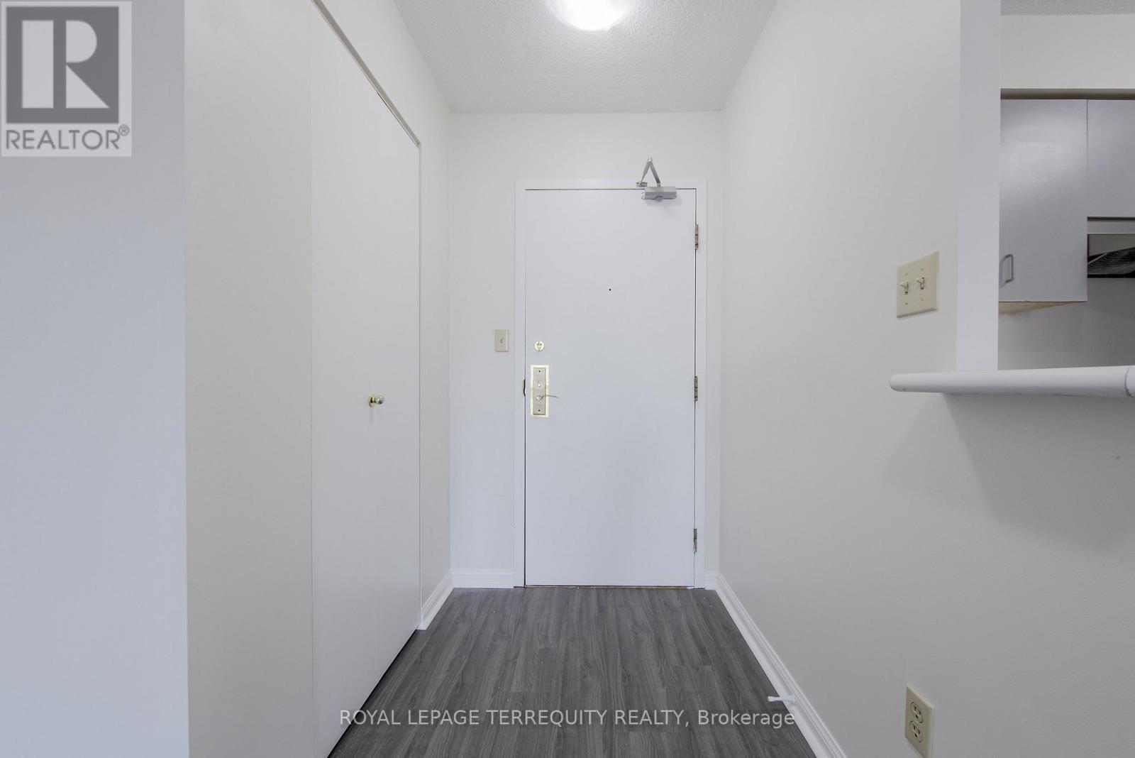 2101 - 25 Grenville Street, Toronto, Ontario  M4Y 2X5 - Photo 5 - C12594390