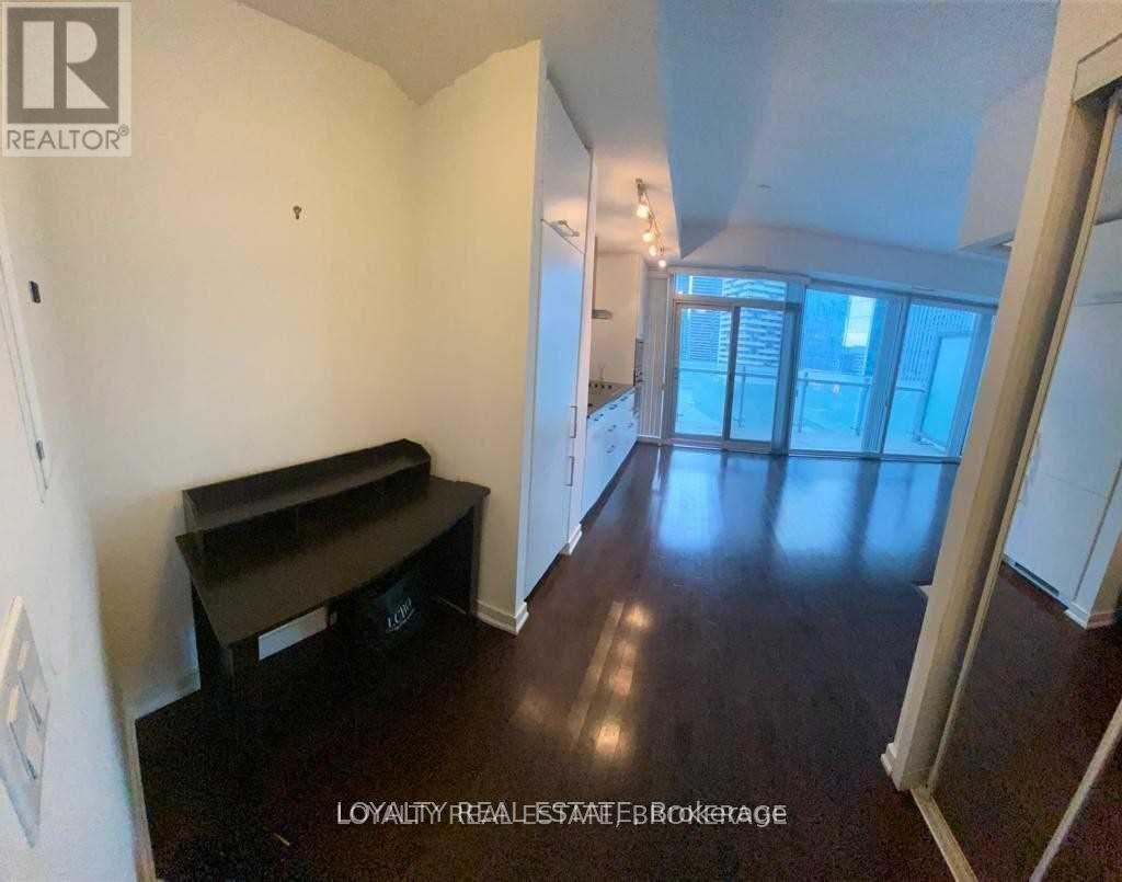 1311 - 12 York Street, Toronto, Ontario M5J 2Z2 - Photo 11 - C12594412