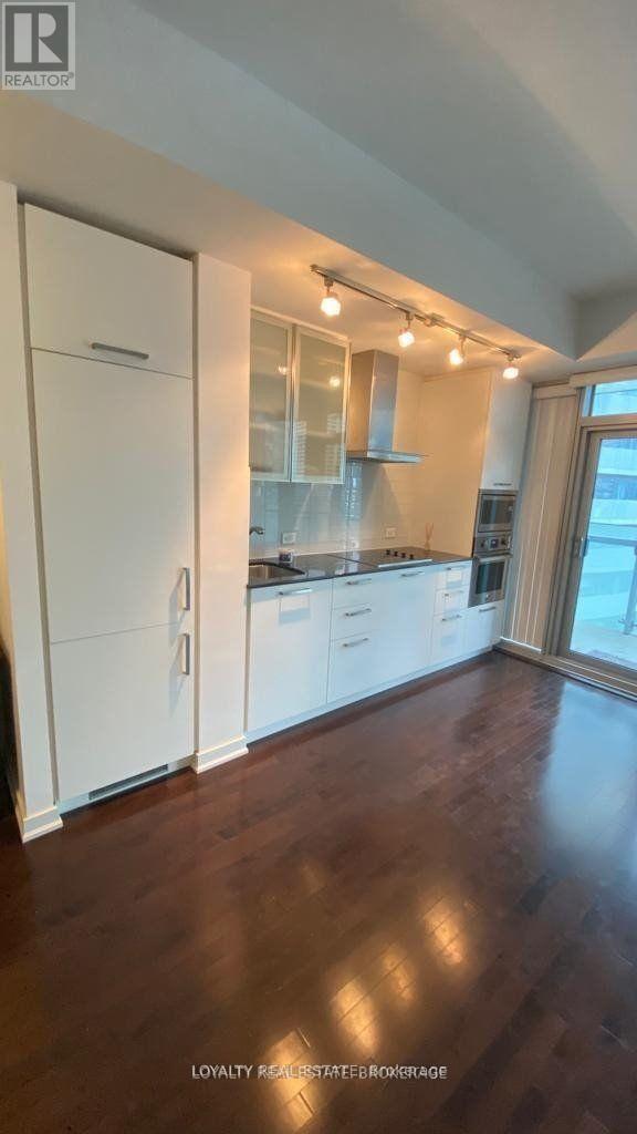 1311 - 12 York Street, Toronto, Ontario M5J 2Z2 - Photo 5 - C12594412