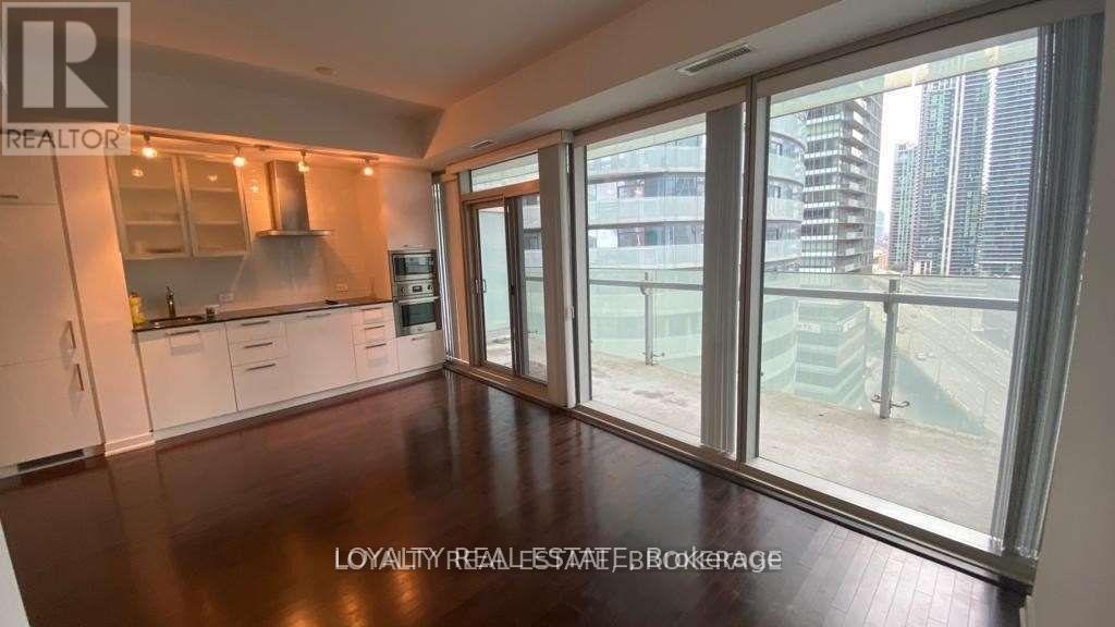 1311 - 12 York Street, Toronto, Ontario M5J 2Z2 - Photo 7 - C12594412