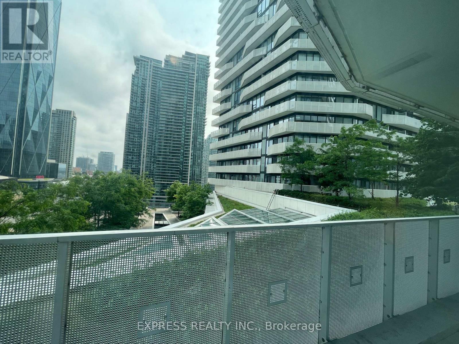 1005 - 100 Harbour Street, Toronto, Ontario M5J 0B5 - Photo 10 - C12594438