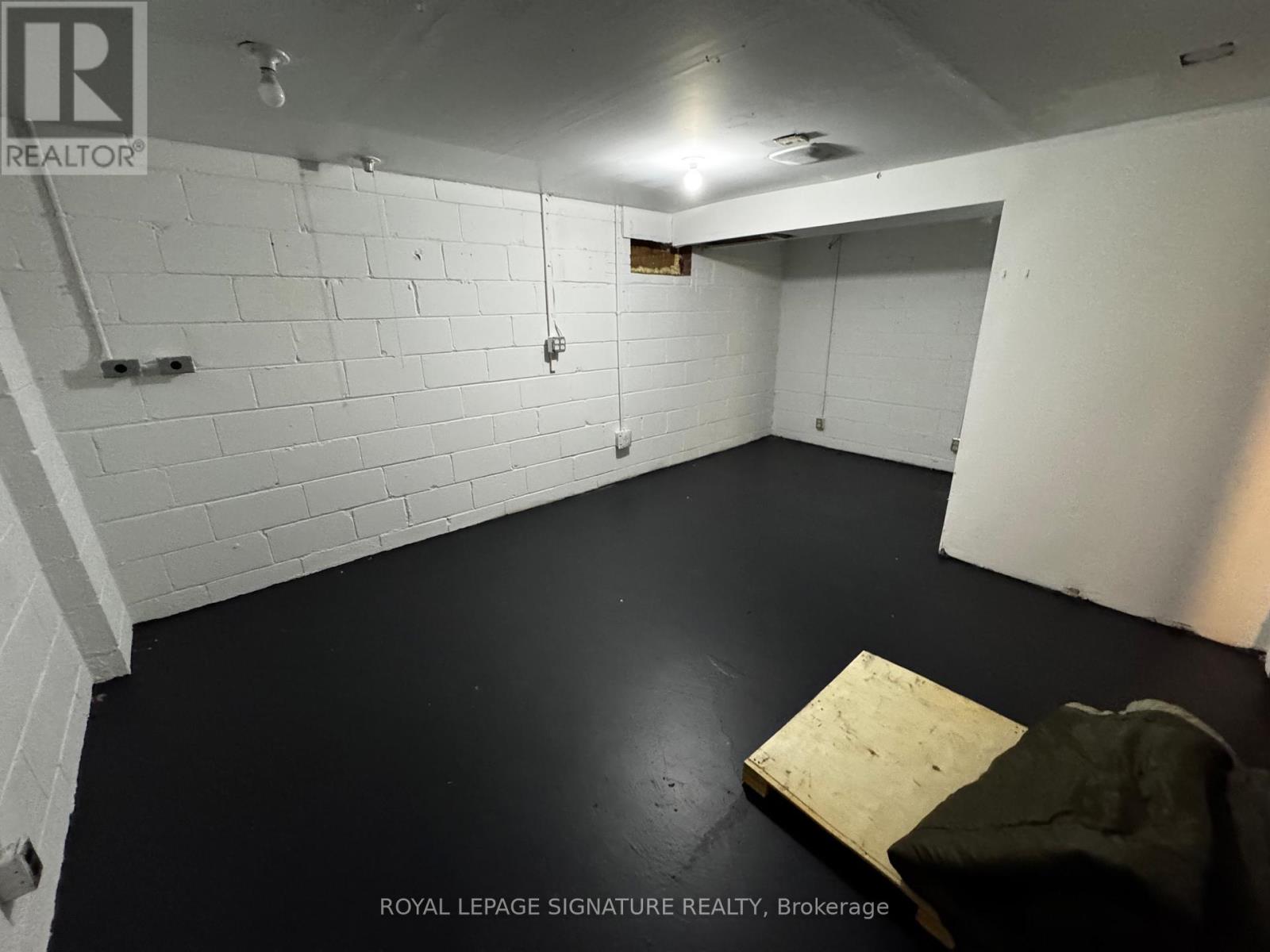 C - 1237 Woodbine Avenue, Toronto, Ontario M4C 4E5 - Photo 9 - E12594394