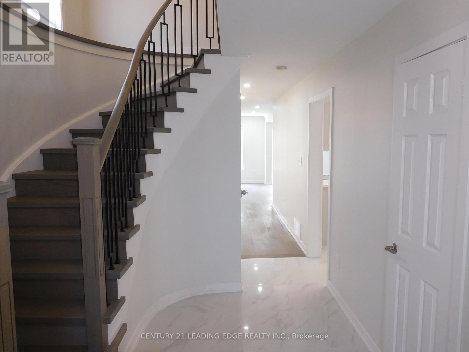 Upper - 88 Hewitt Crescent, Ajax, Ontario L1S 7B4 - Photo 2 - E12594428