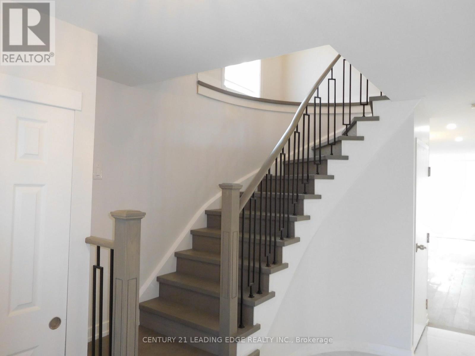 Upper - 88 Hewitt Crescent, Ajax, Ontario L1S 7B4 - Photo 3 - E12594428