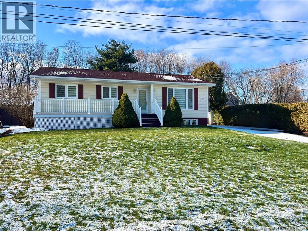 1465 Maria Avenue, Bathurst, New Brunswick  E2A 4E5 - Photo 2 - NB130882