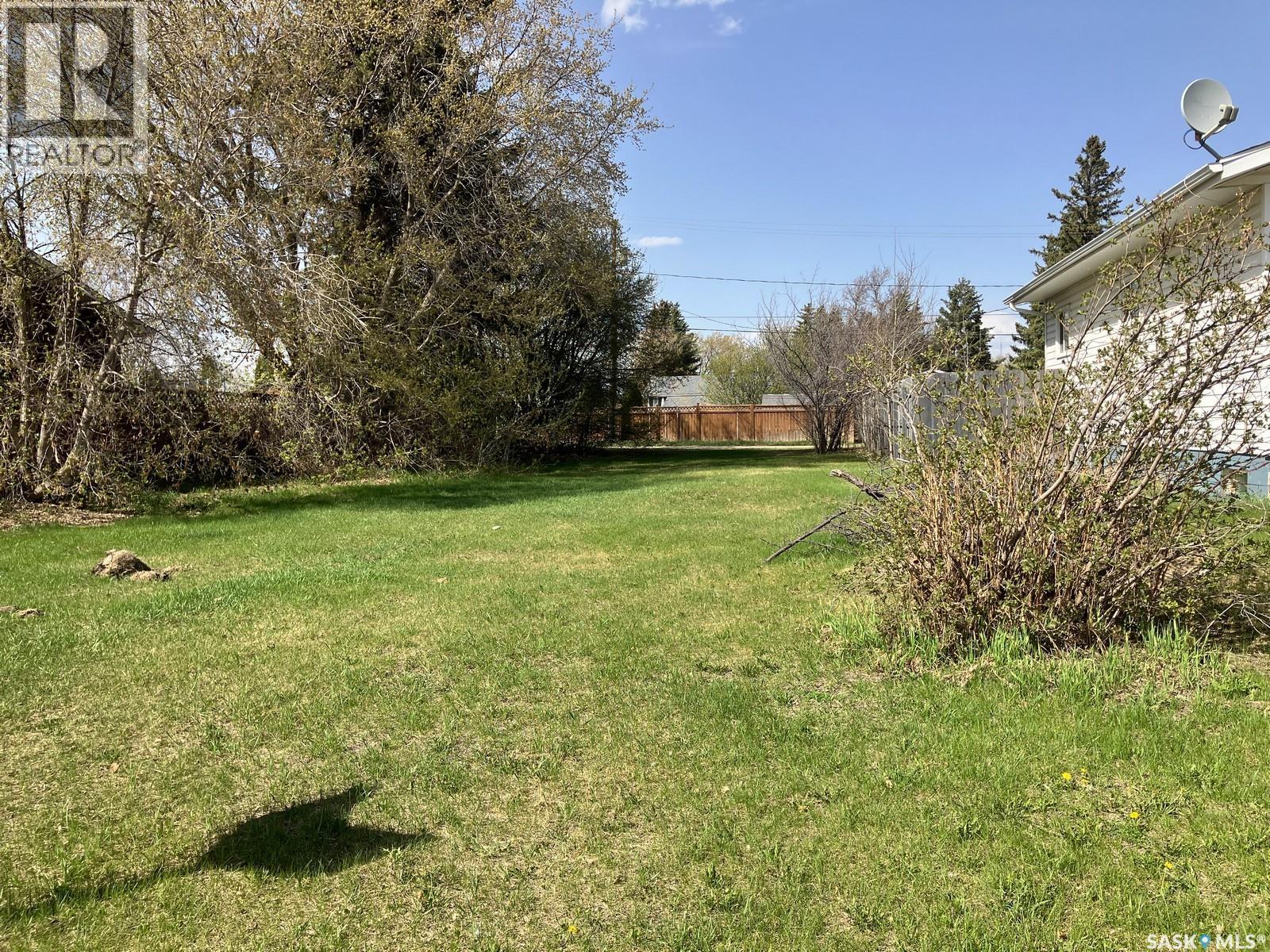 709 10th Avenue W, Nipawin, Saskatchewan  S0E 1E0 - Photo 3 - SK024936