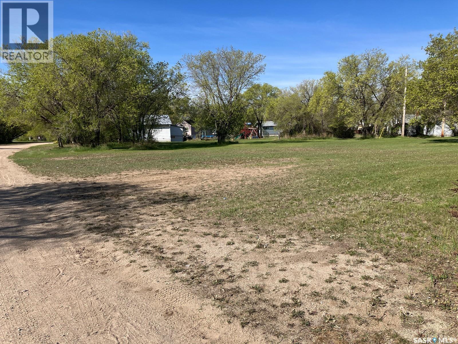 108-114 Kingsway Drive, Nipawin, Saskatchewan  S0E 1E0 - Photo 3 - SK024929