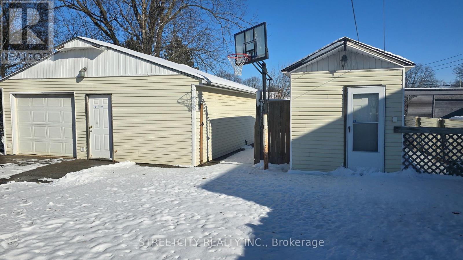 244 Vancouver Street, London East, Ontario  N5W 4R8 - Photo 2 - X12591278
